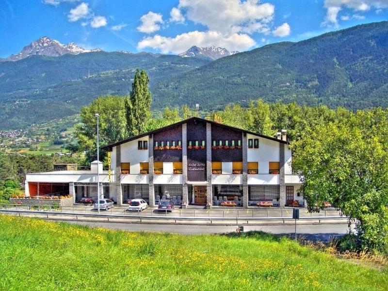 Hotel Sarre Екстер'єр фото
