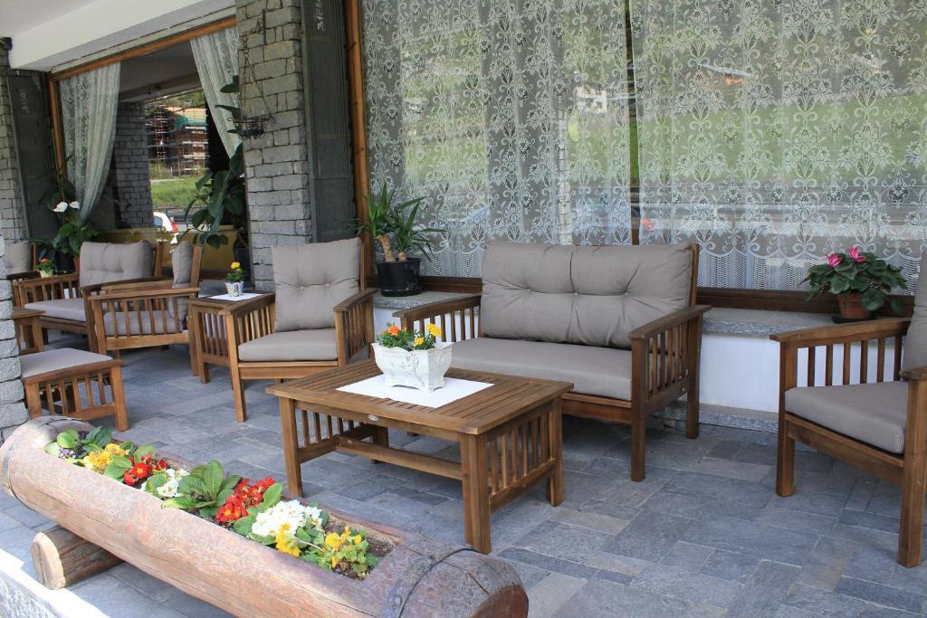 Hotel Sarre Екстер'єр фото
