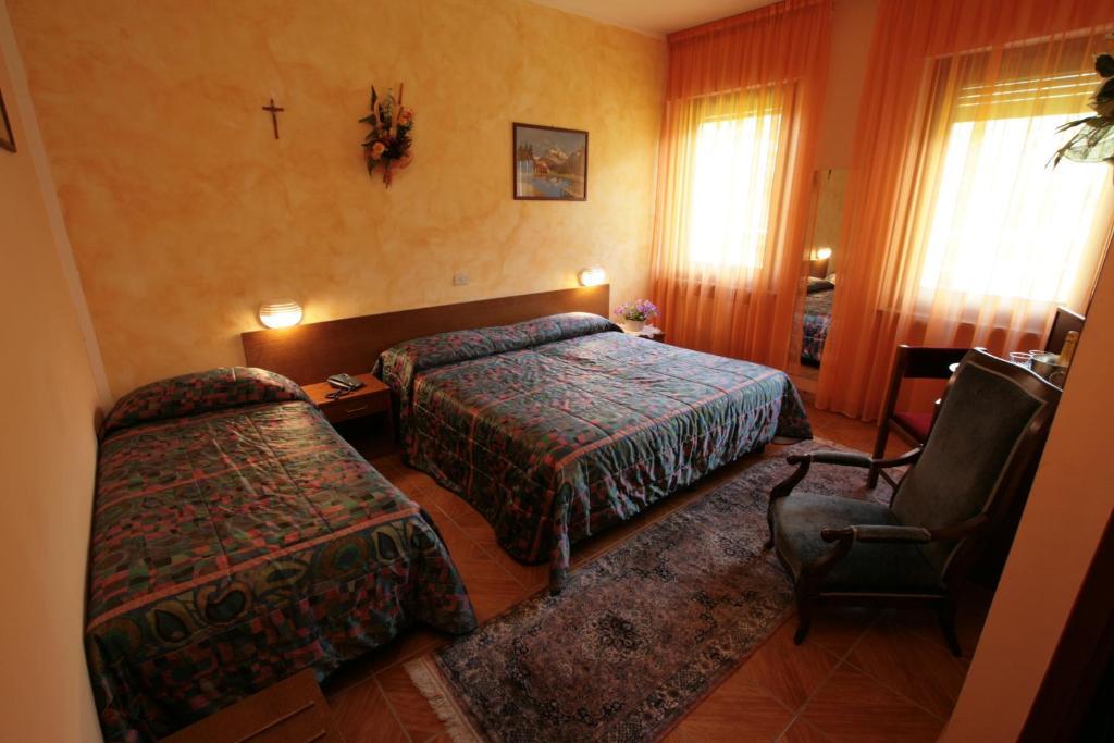Hotel Sarre Номер фото