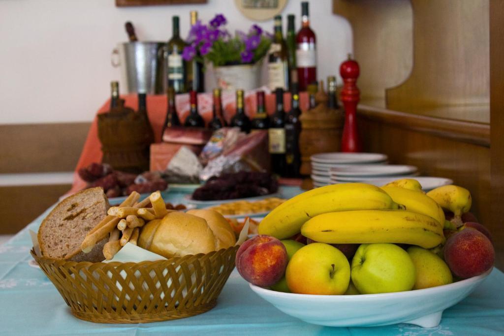 Hotel Sarre Екстер'єр фото