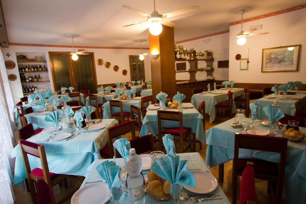 Hotel Sarre Екстер'єр фото